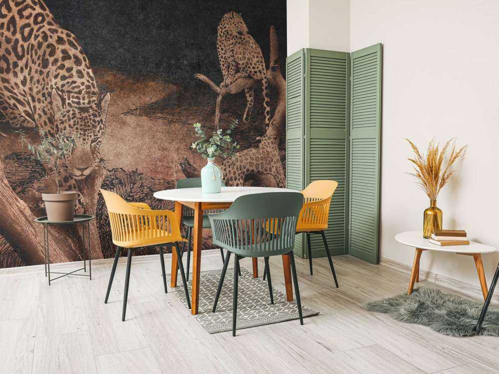 Léopards dans la forêt crépusculaire