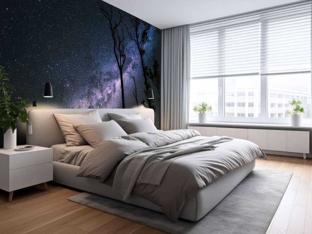 Des étoiles entre les arbres