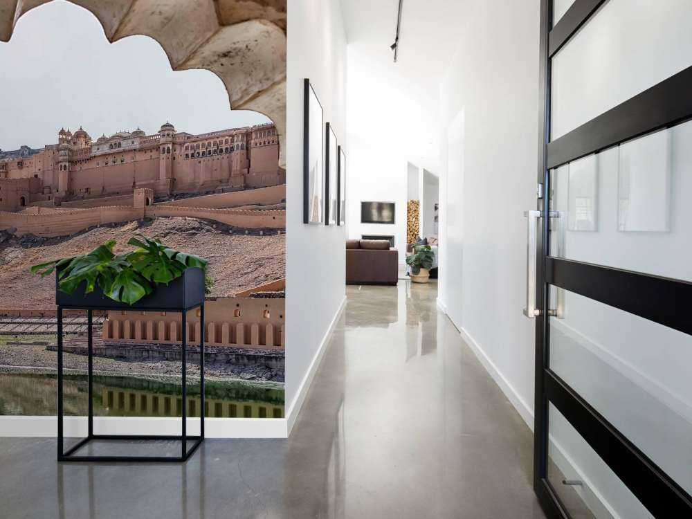 Fort désertique avec des arcs royaux