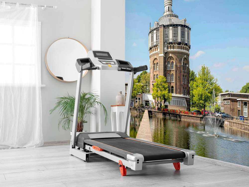 Tour d'eau historique au soleil