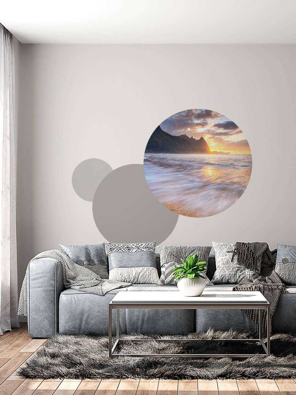 Soleil d'or sur une plage tropicale