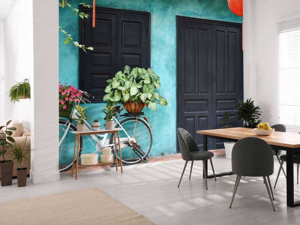 Vieux vélo près d'une maison