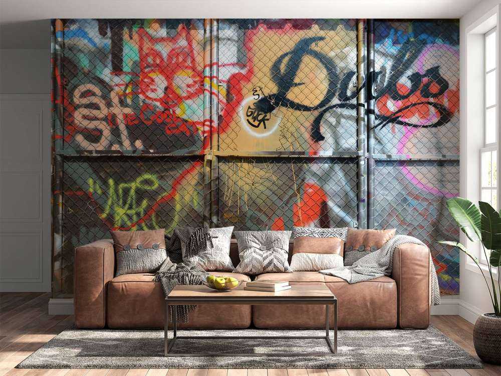 Graffitis sur les portes en acier