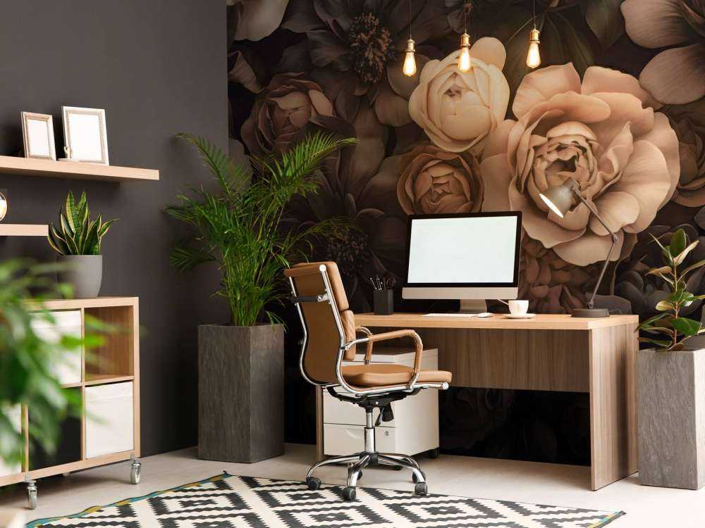 Fleurs baroques opulentes, art botanique sombre, blush et brun