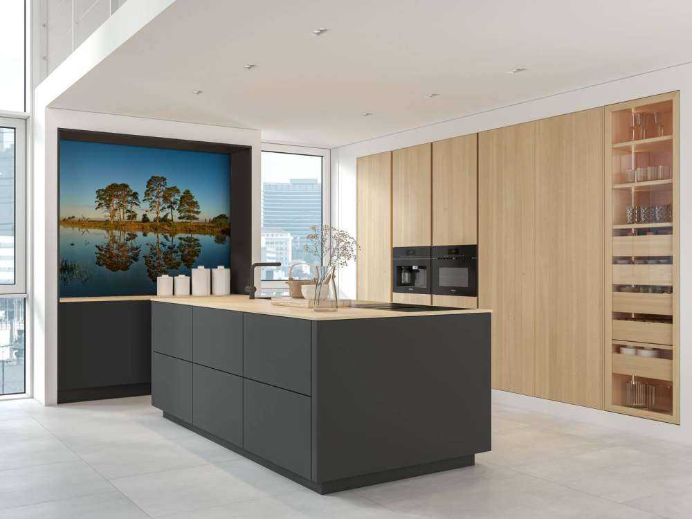 Réflexion dans un lac de forêt