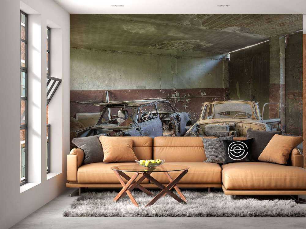 Garage abandonné avec épaves