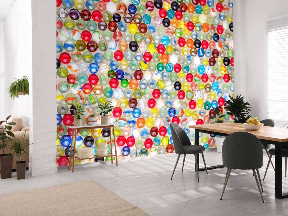 Motifs colorés de billes en verre