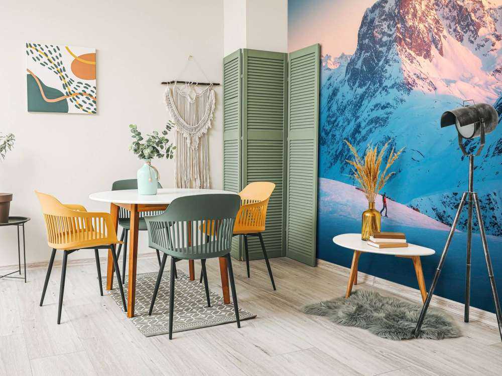 Lumière du soir sur la vallée de montagne