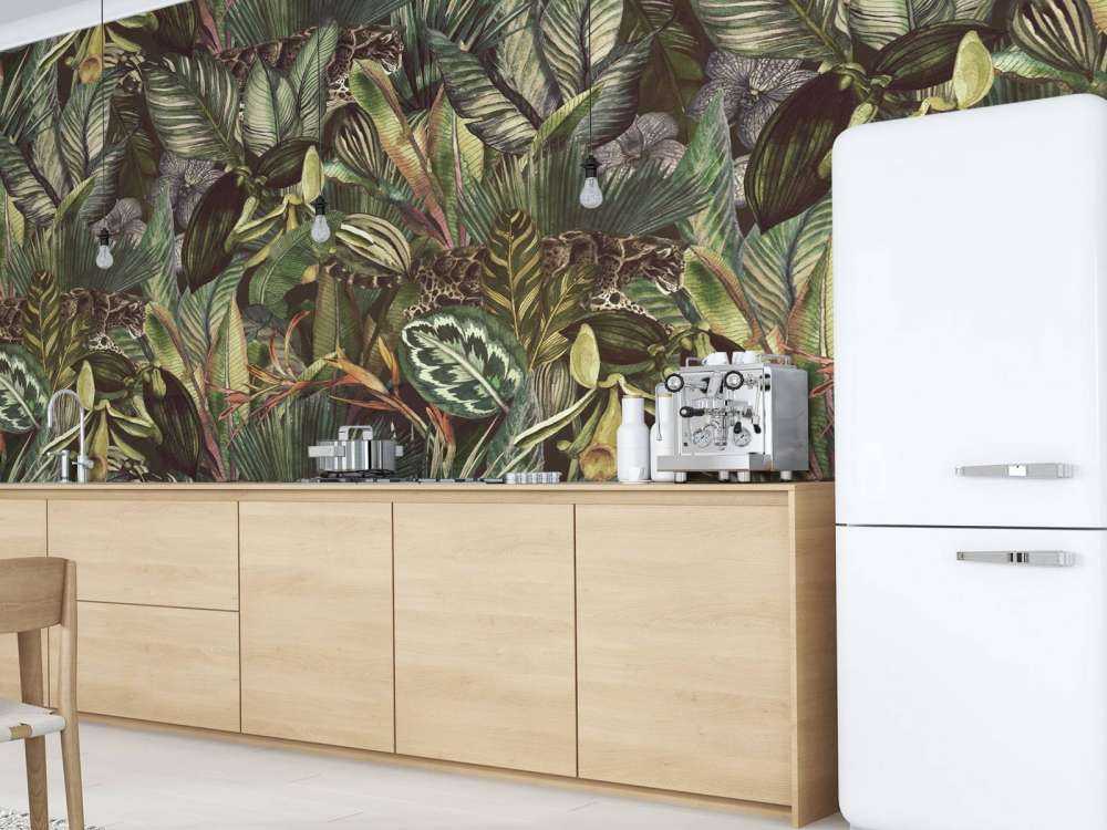 Léopard entre les feuilles