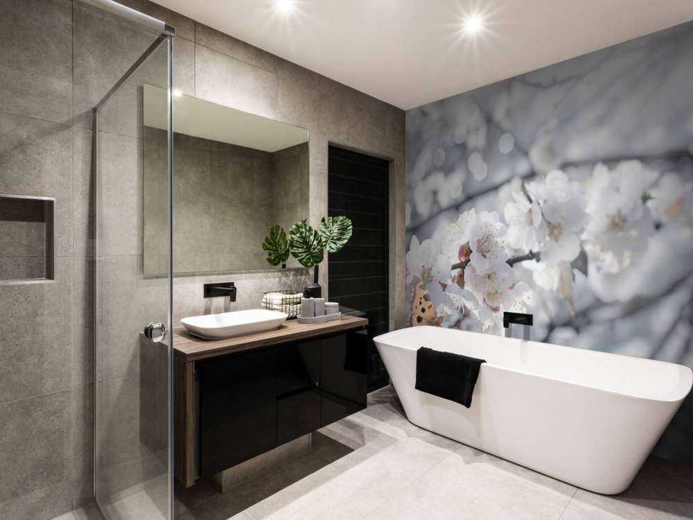 Papillon et fleurs blanches