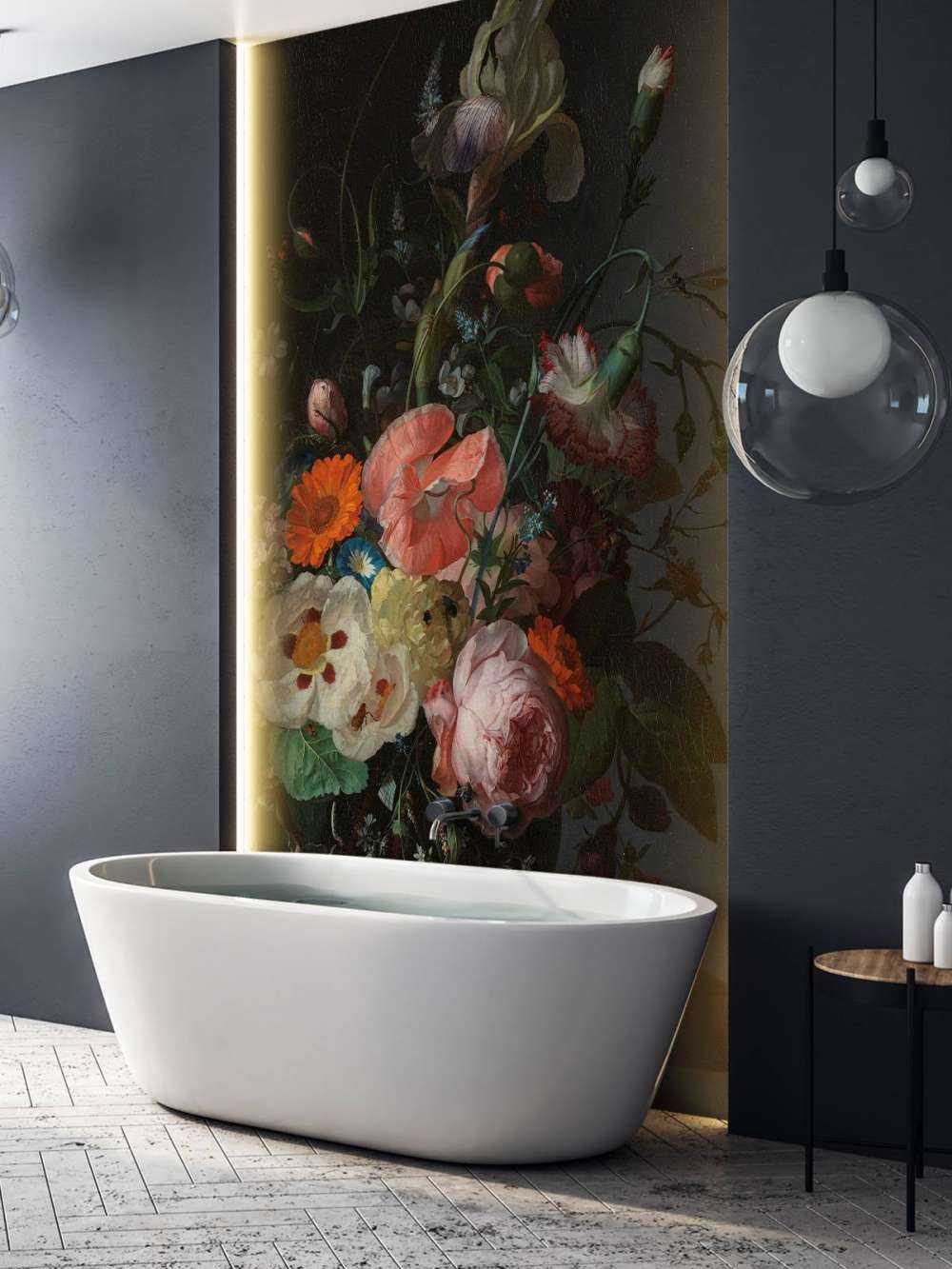 Nature morte avec des fleurs sur une table en marbre