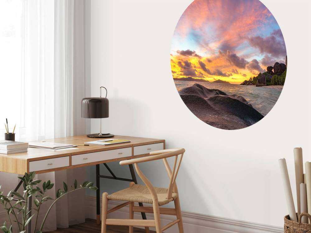 Coucher de soleil sur une plage tropicale