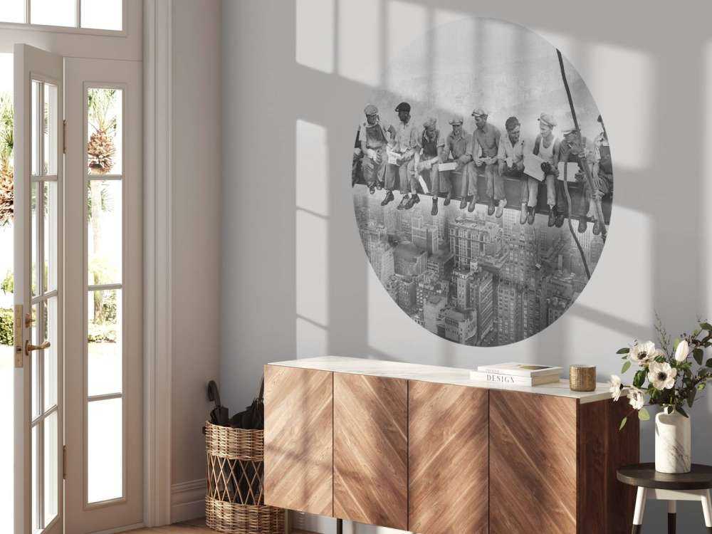 Déjeuner dans un gratte-ciel