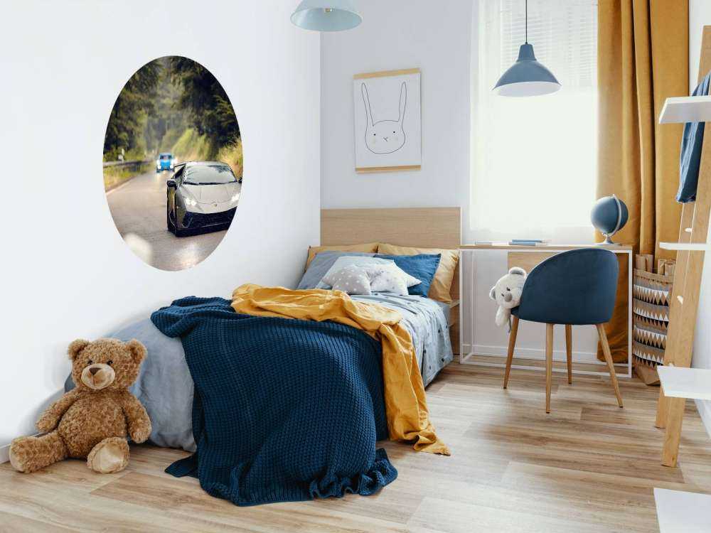 Lamborghini gris mat dans la nature