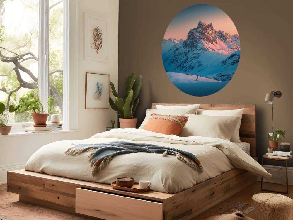 Lumière du soir sur la vallée de montagne