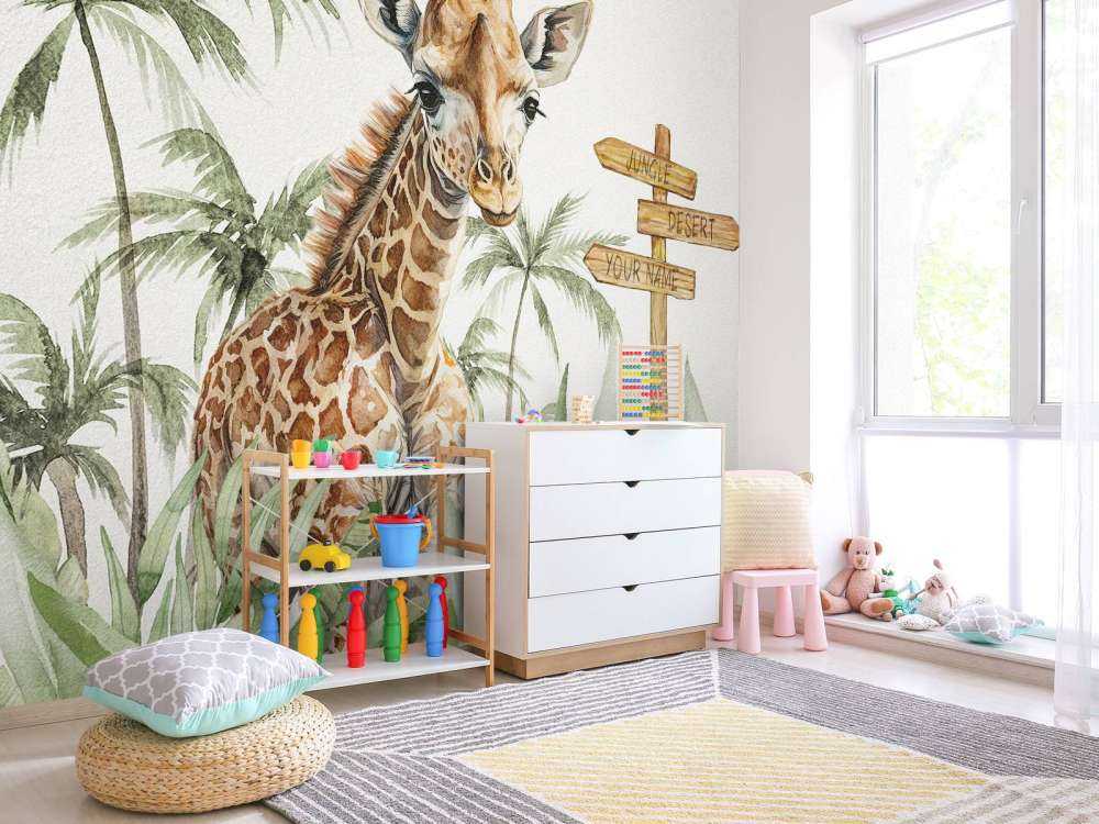 Bébé girafe dans la jungle