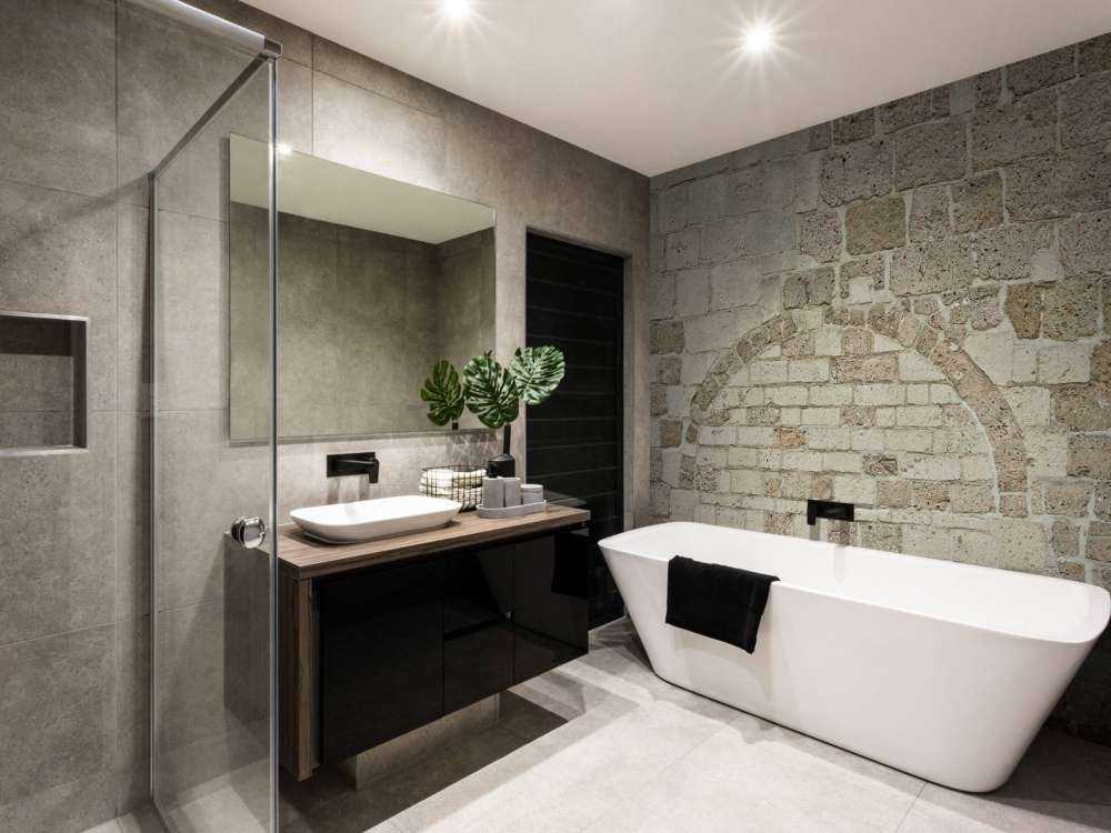 Vieux mur de pierre avec arc