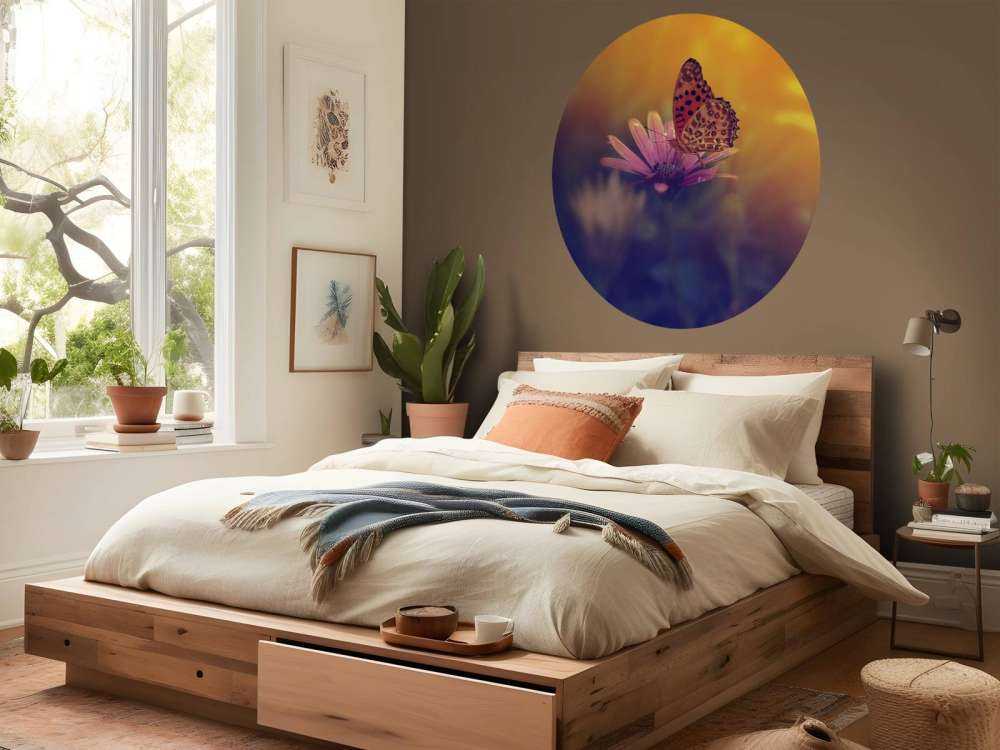 Papillon rouge sur une fleur