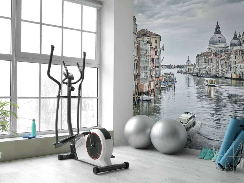 Canal avec des bateaux à Venise