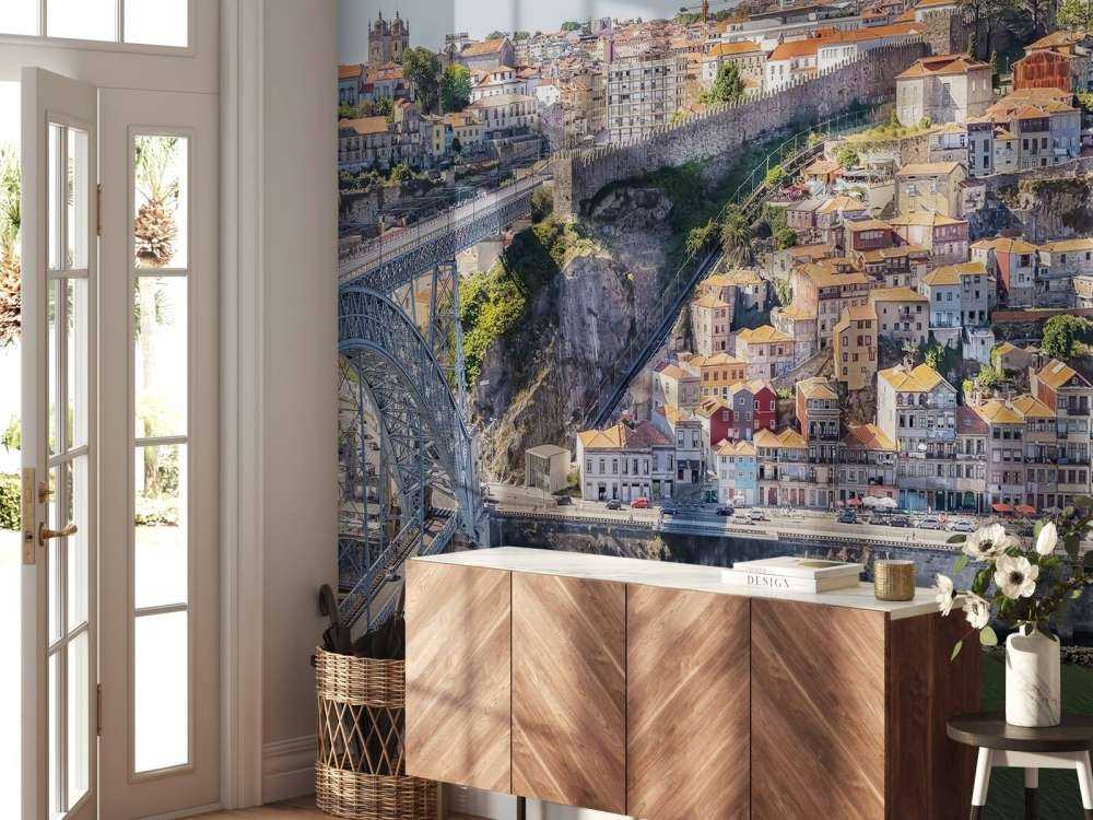 Lumière du soleil sur une pente urbaine colorée