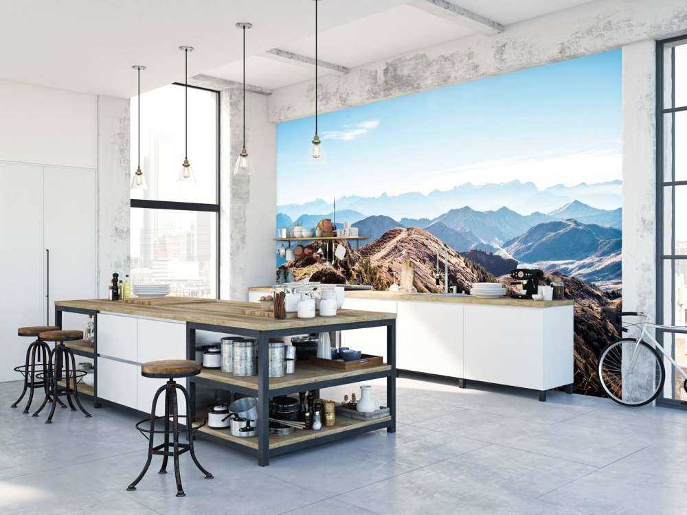 Matin d'automne sur la crête de la montagne