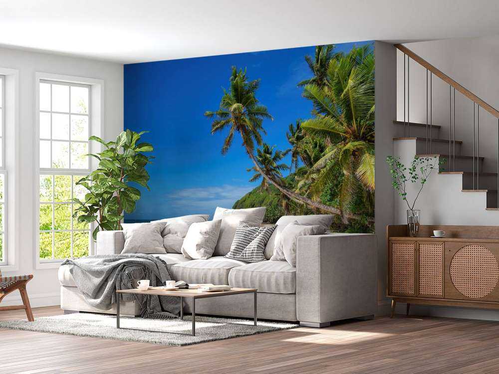 Grande plage ensoleillée