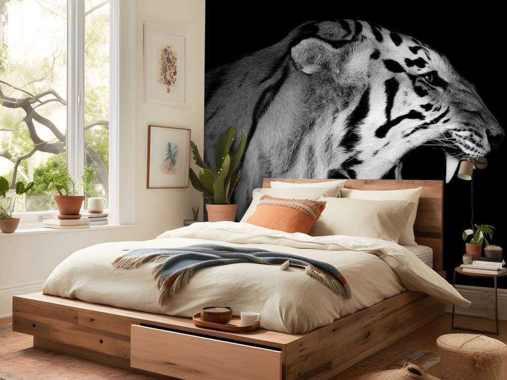 Tigre rugissant noir