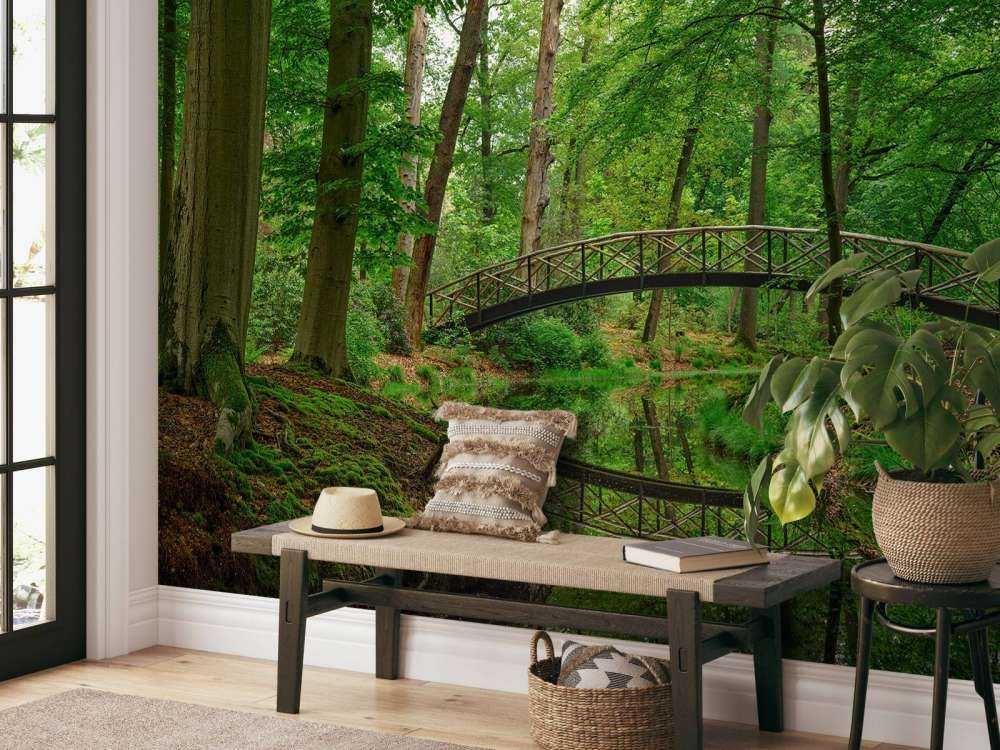 Pont en arc dans les bois
