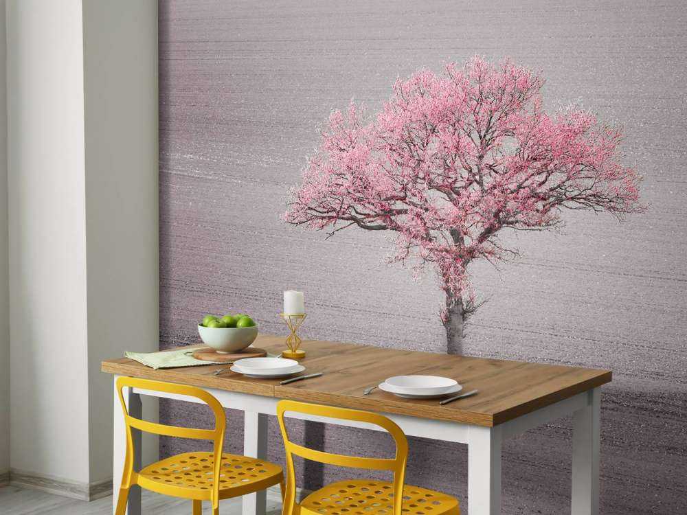 Arbre au feuillage rose