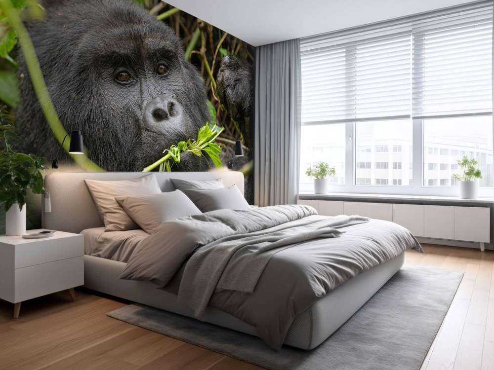 Gorille entre les branches