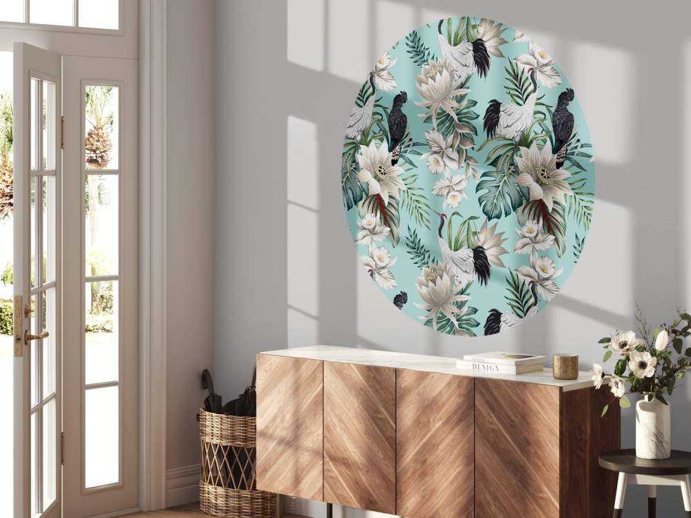 Grues couronnées et perroquets