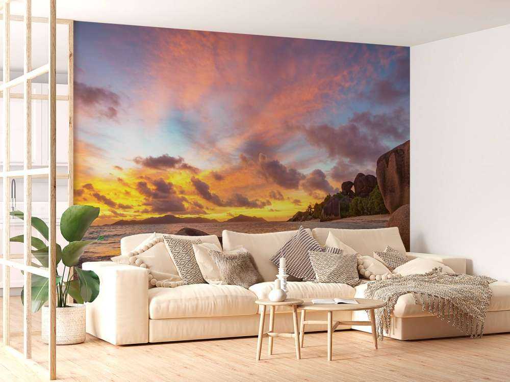 Coucher de soleil sur une plage tropicale