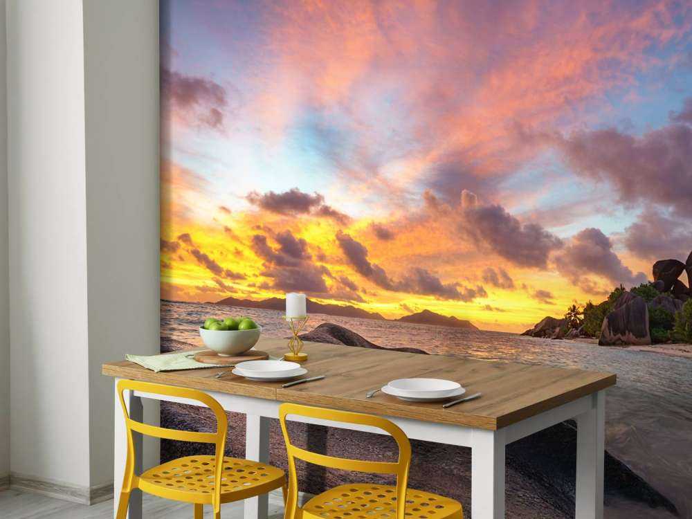 Coucher de soleil sur une plage tropicale