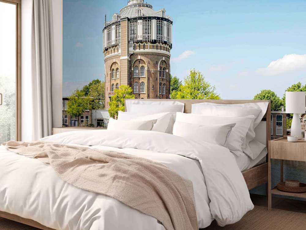 Tour d'eau historique au soleil