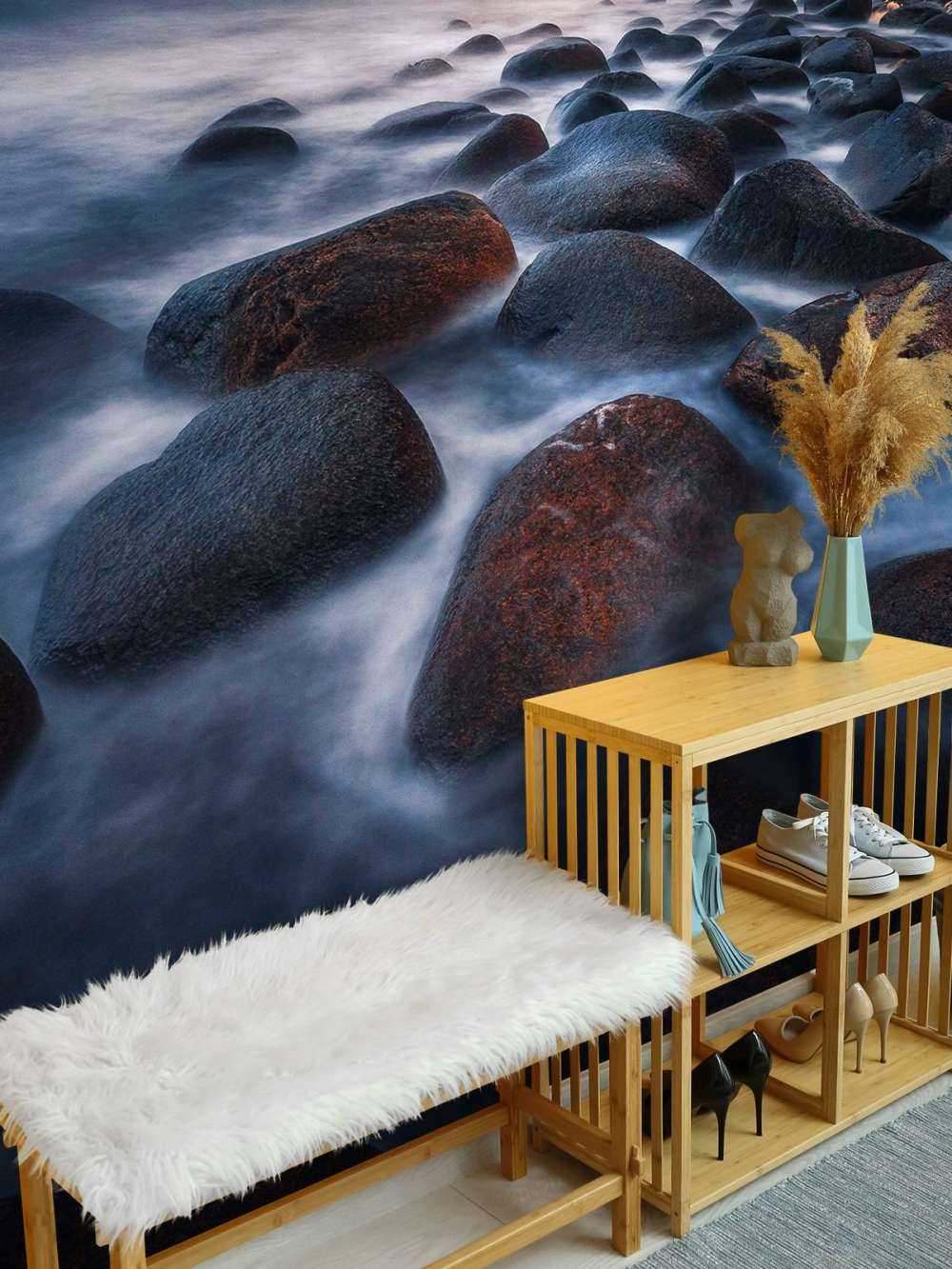 Lumière du soir sur une côte rocheuse accidentée