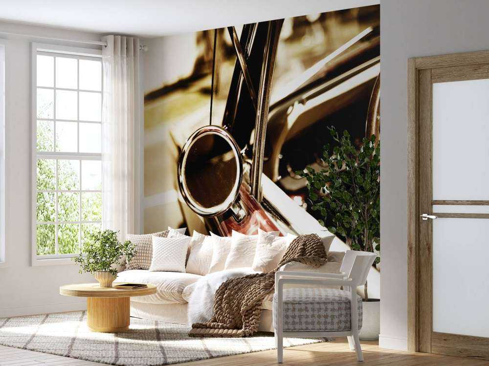 Gros plan sur la voiture de collection rouge