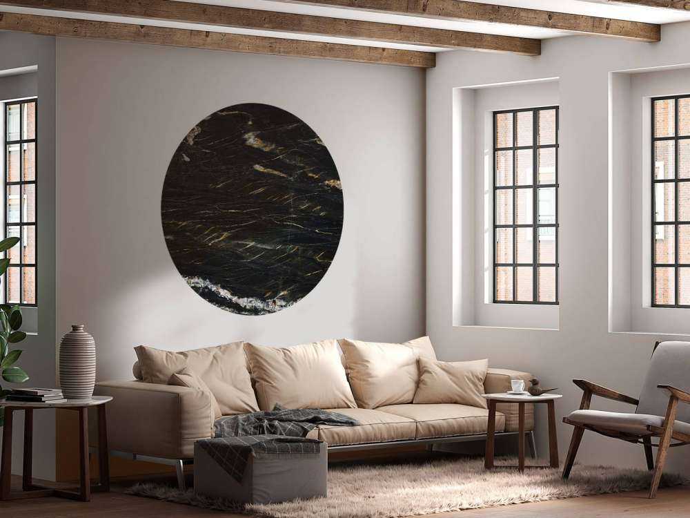 Marbre noir avec structure en or