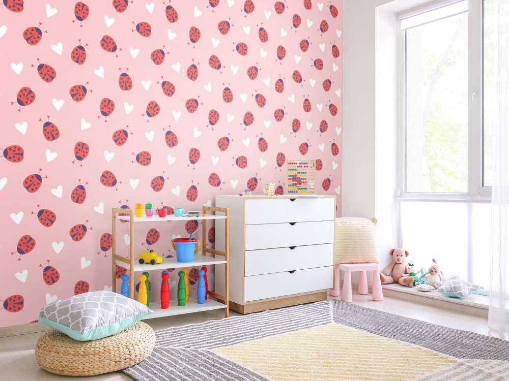 Coccinelles avec des cœurs