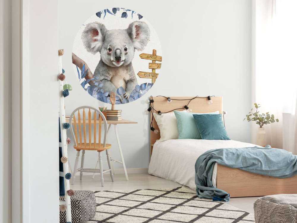 Bébé koala dans la jungle bleu