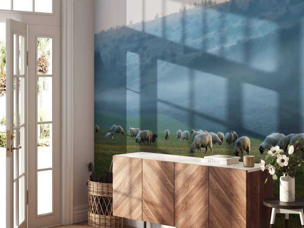 Troupeau de moutons avec paysage brumeux