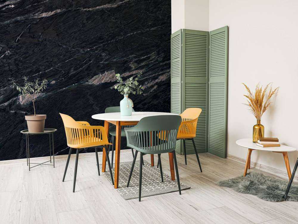 Marbre foncé avec des lignes claires