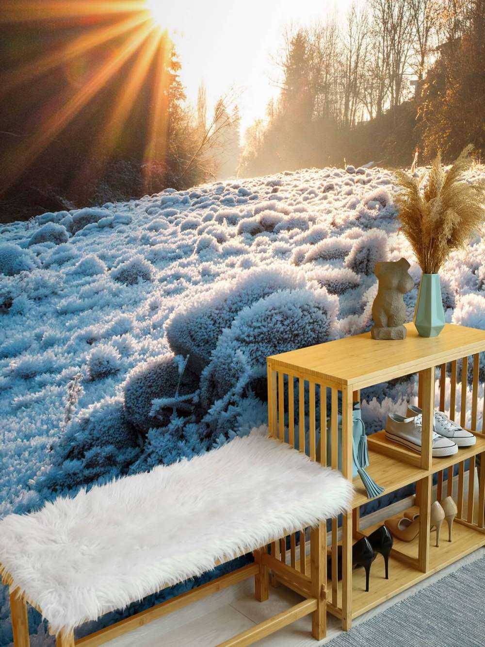 Matin glacial dans la forêt d'hiver
