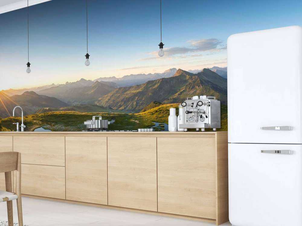 Lumière du soleil sur la vallée de montagne