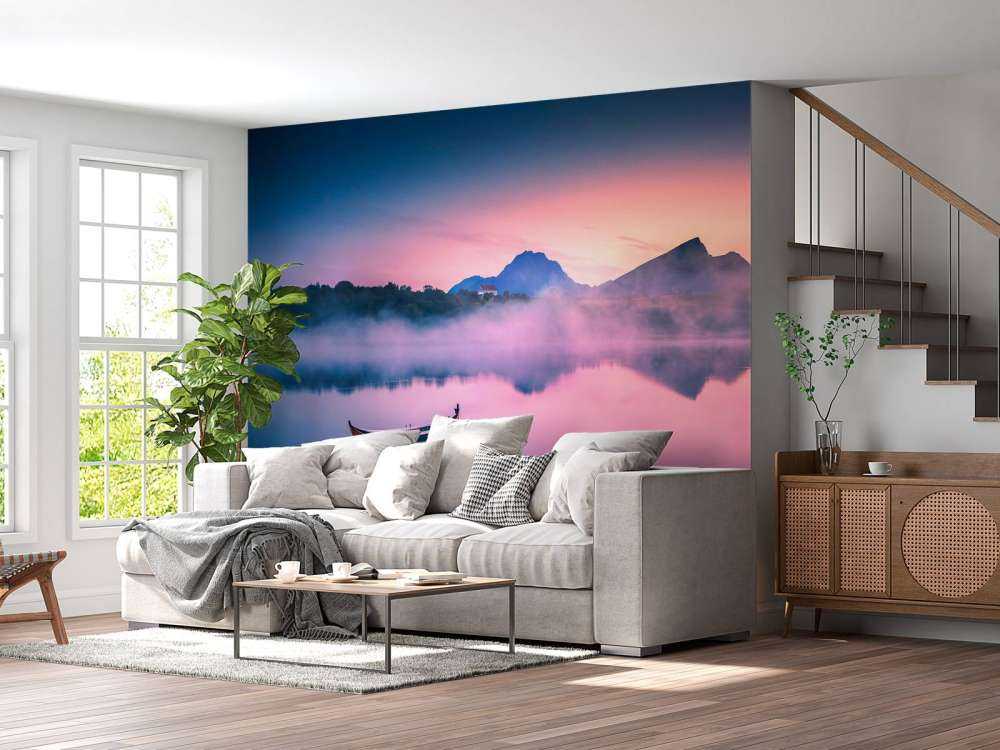 Lever de soleil brumeux au lac