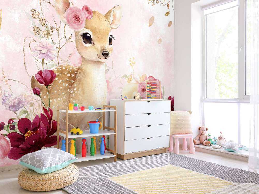 Hertje et lapin dans la splendeur des fleurs