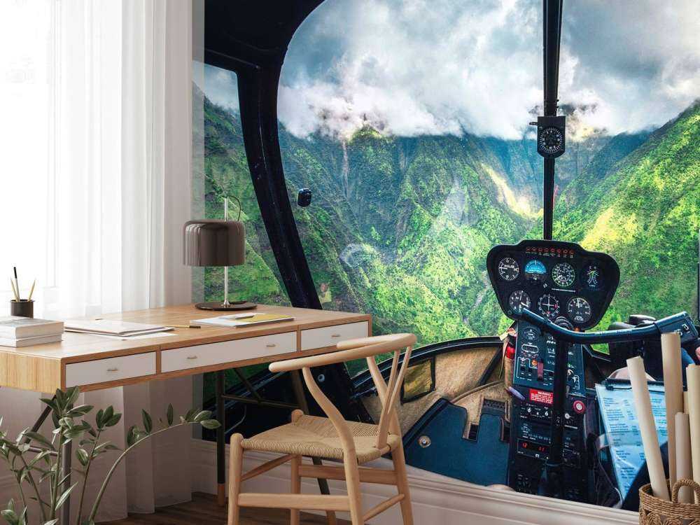 Vol en hélicoptère au-dessus d'une vallée de montagne tropicale