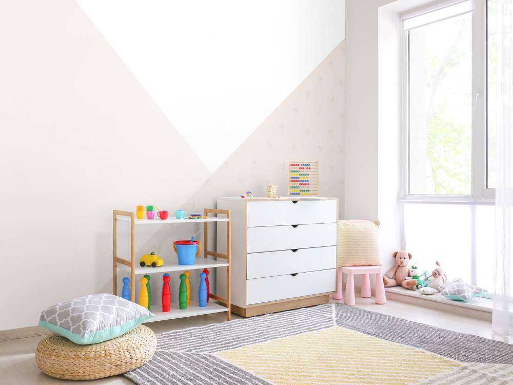 Triangles roses avec palmiers