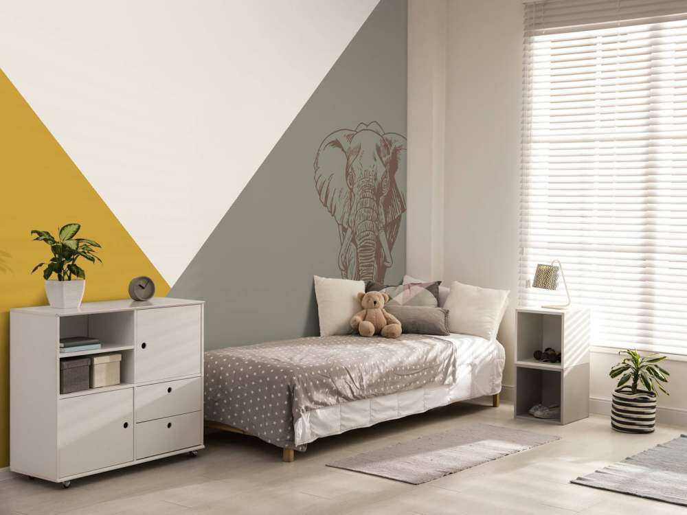 Triangles en jaune ocre et vert avec éléphant