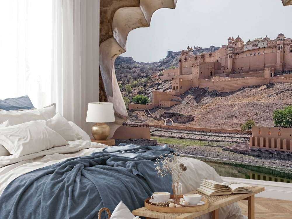 Fort désertique avec des arcs royaux