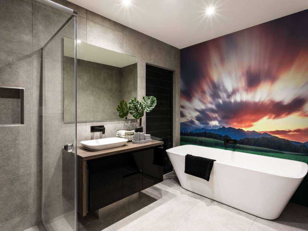 Coucher de soleil au-dessus de la plaine verte